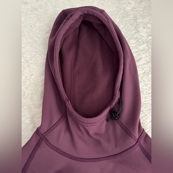 Women's L.L.Bean Base Layer Hoodie Plum Color - Size XS - Picture 3 of 6